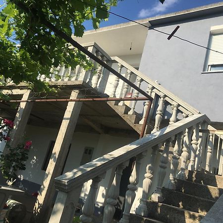 מוסטר Guesthouse Star מראה חיצוני תמונה