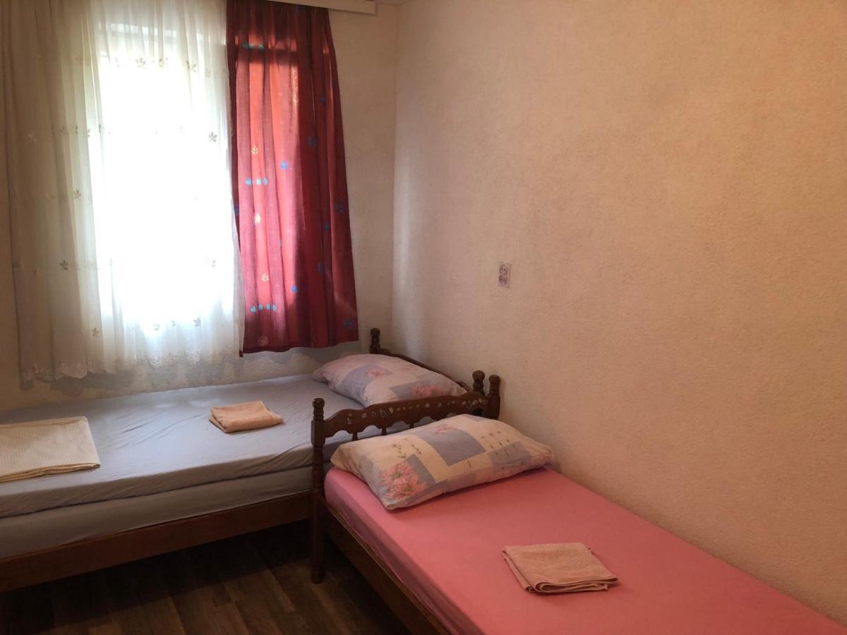 מוסטר Guesthouse Star מראה חיצוני תמונה