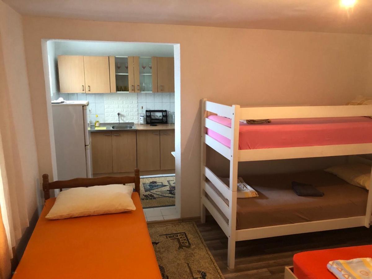 מוסטר Guesthouse Star מראה חיצוני תמונה