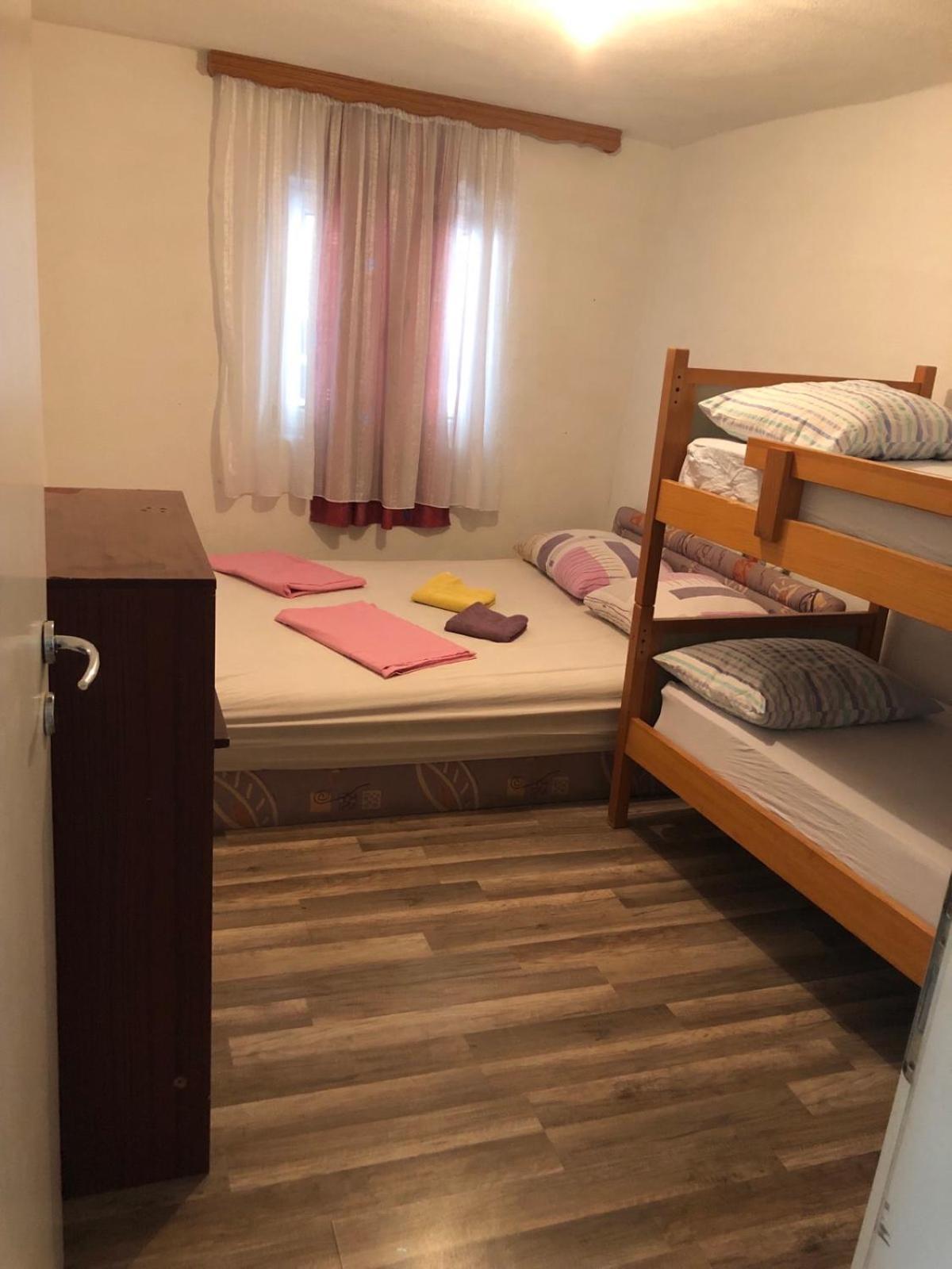מוסטר Guesthouse Star מראה חיצוני תמונה